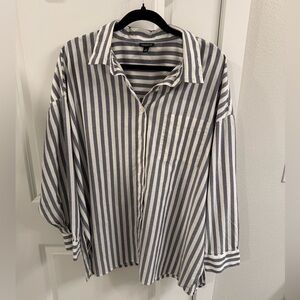 Torrid size 2 button down shirt